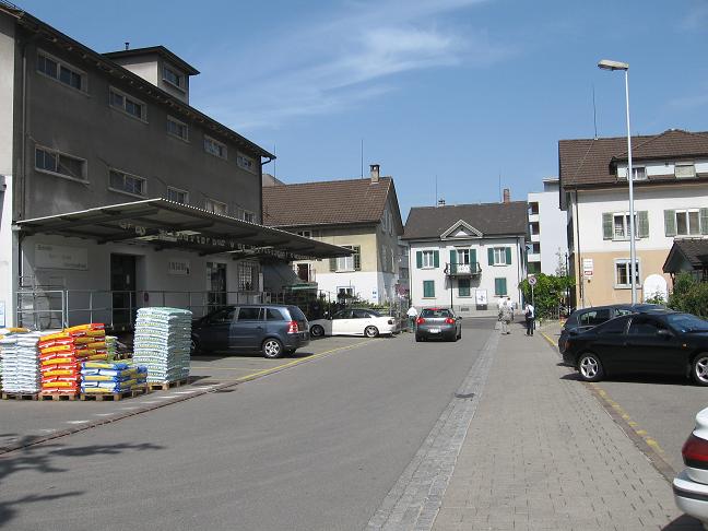 street in Uster; nursery on left