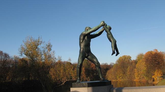 Vigeland Park - sculpture on side of bridge